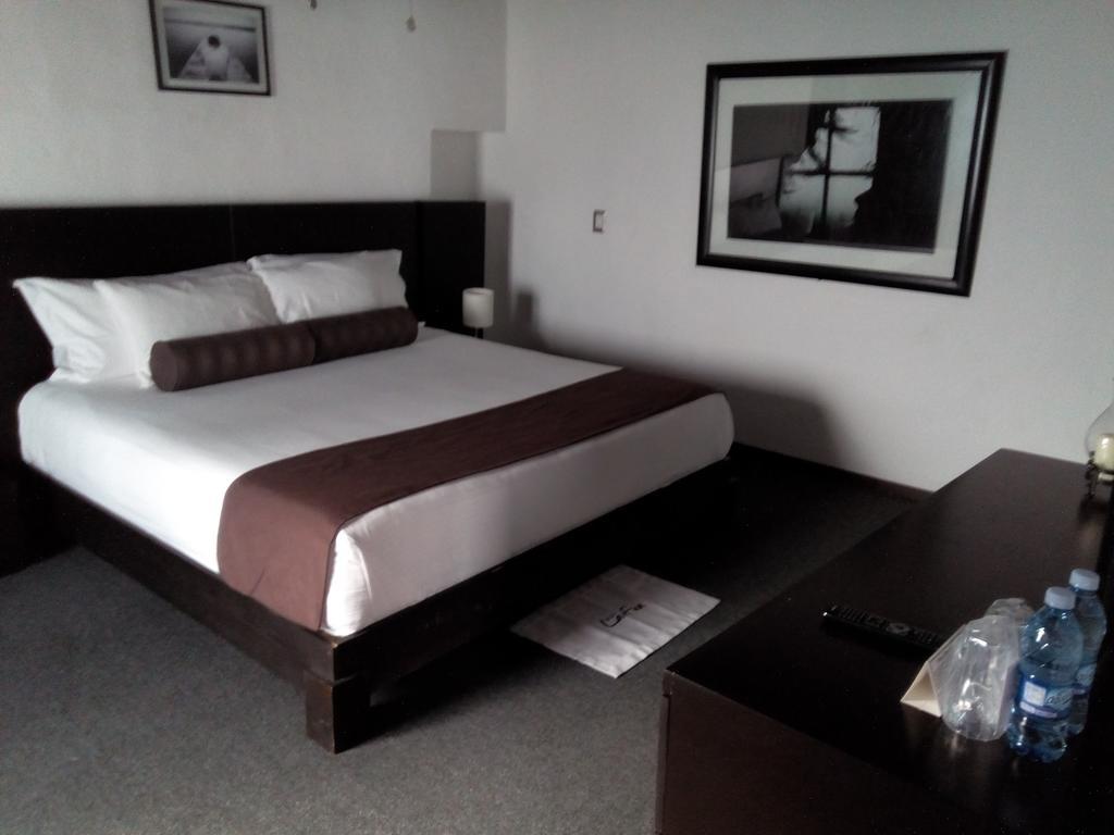 Kuku Ruku Hotel ケレタロ エクステリア 写真
